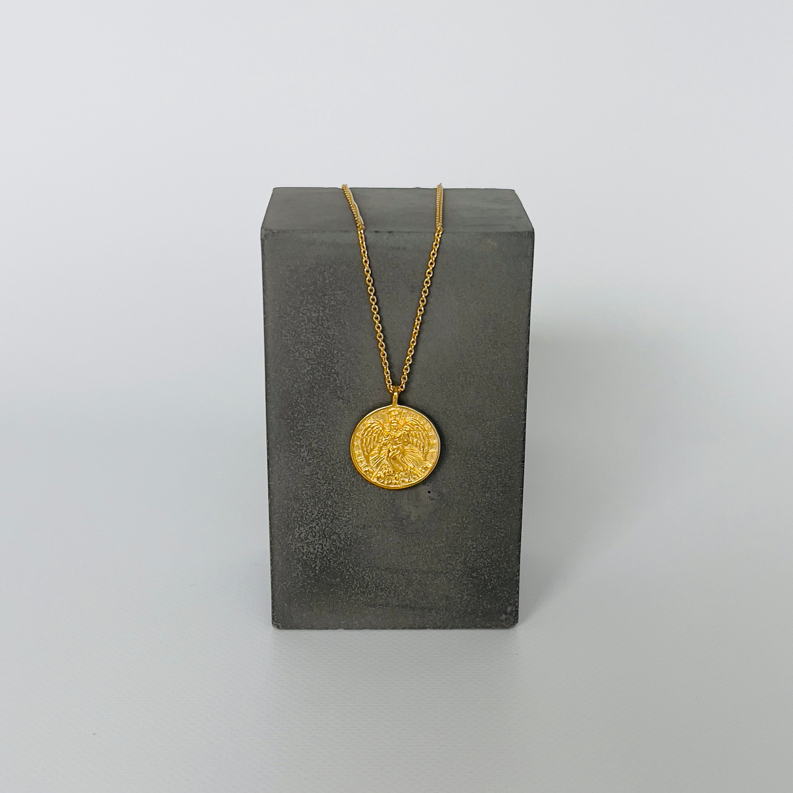 【送関込】Chloe☆クロエ Iconicネックレス Chloé クロエ スネークペンダントネックレス | Chloé JP